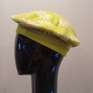 Super cute green sweater beret with daisies fleece-lined NWT